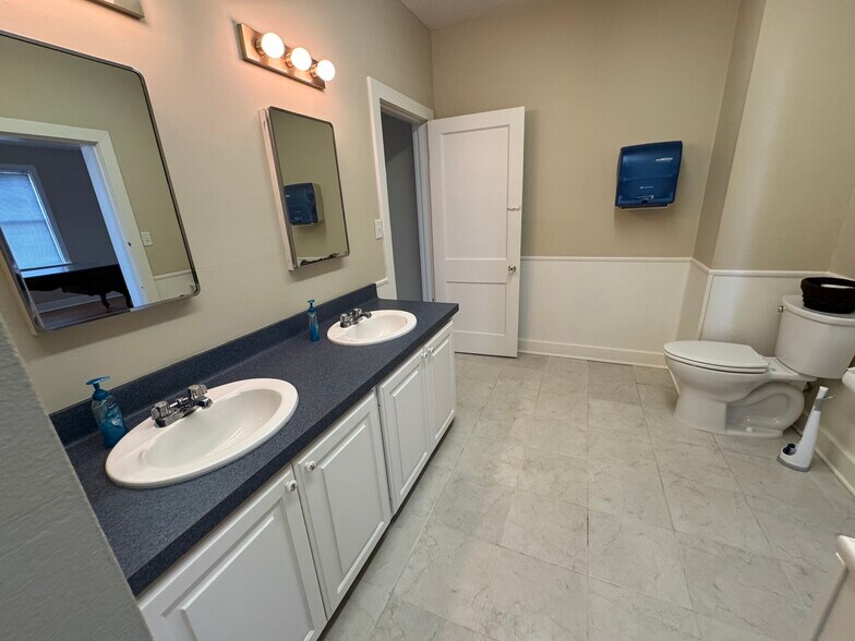 More Photos Of 436 S Fannin Ave, Tyler Office Residential For Sale