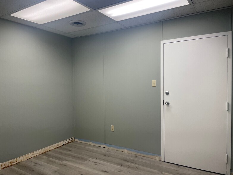 More Photos Of 346 Freeport Rd, New Kensington Medical For Lease