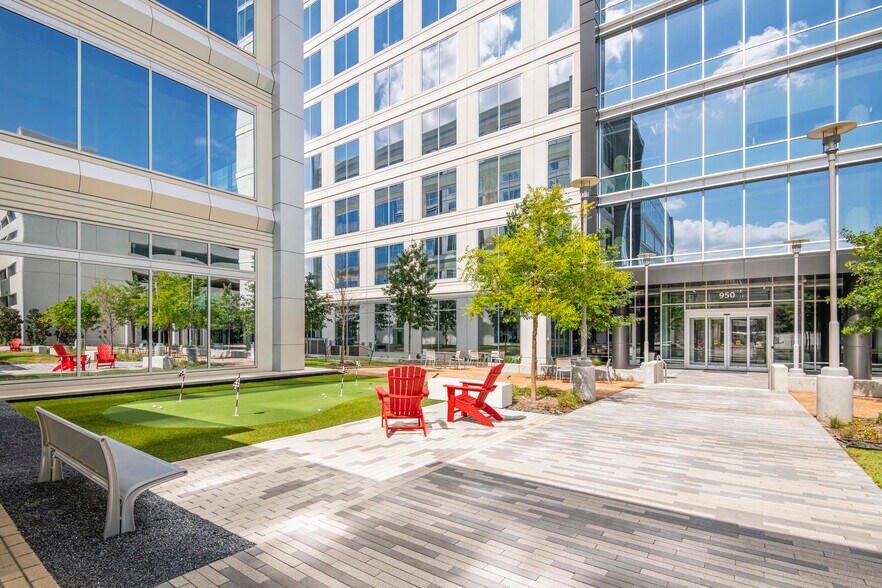 More Photos Of 950 W Bethany Dr, Allen Office For Lease