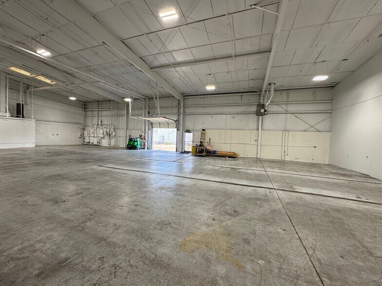 More Photos Of 2645-2685 Industrial Ln, Broomfield Warehouse For Lease