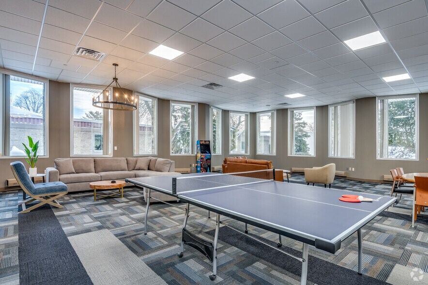 More Photos Of 2001 Marathon St, Neenah Apartments For Sale