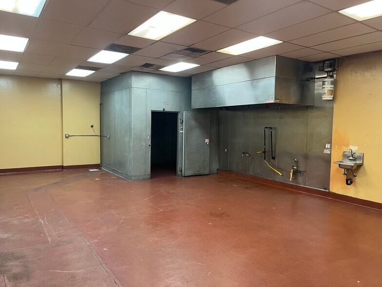 Primary Photo Of 8116-8144 Deering Ave, Canoga Park Warehouse For Lease