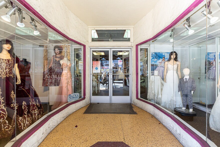 More Photos Of 2640-2650 Mission St, San Francisco Storefront For Sale