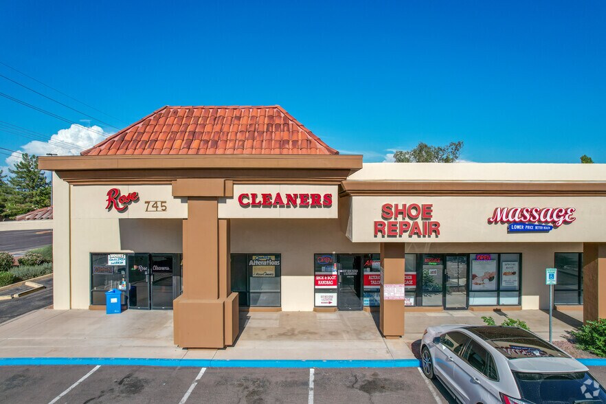 More Photos Of 645-745 N Gilbert Rd, Gilbert Unknown For Lease