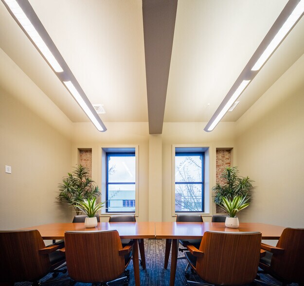 More Photos Of 223 Commercial St NE, Salem Storefront Retail Office For Lease