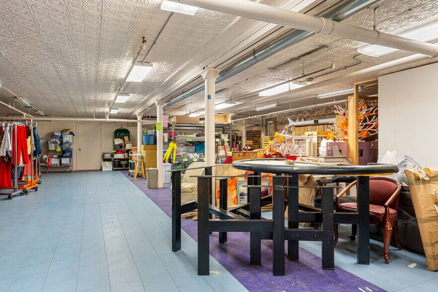 More Photos Of 222 Pearl St, New Albany Office Residential For Sale