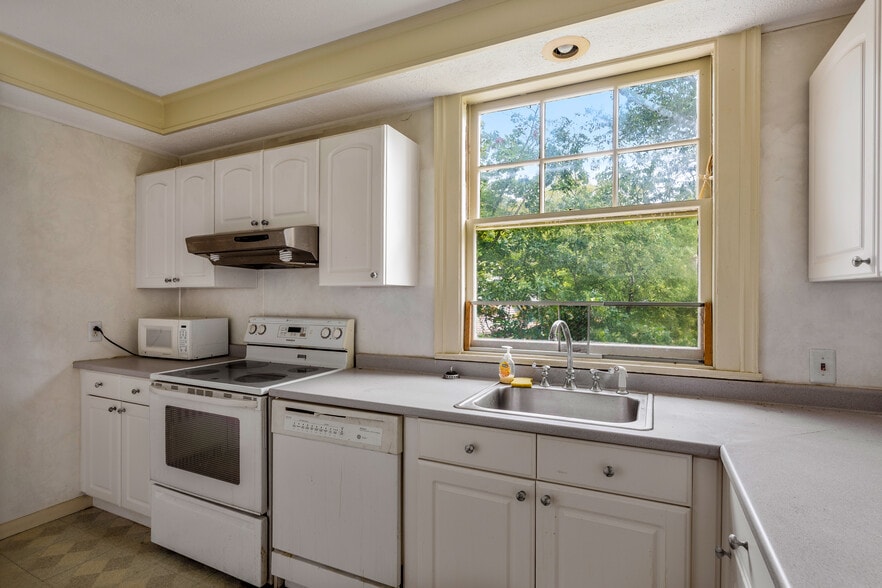 More Photos Of 76 Prospect St, Vernon Funeral Home For Sale