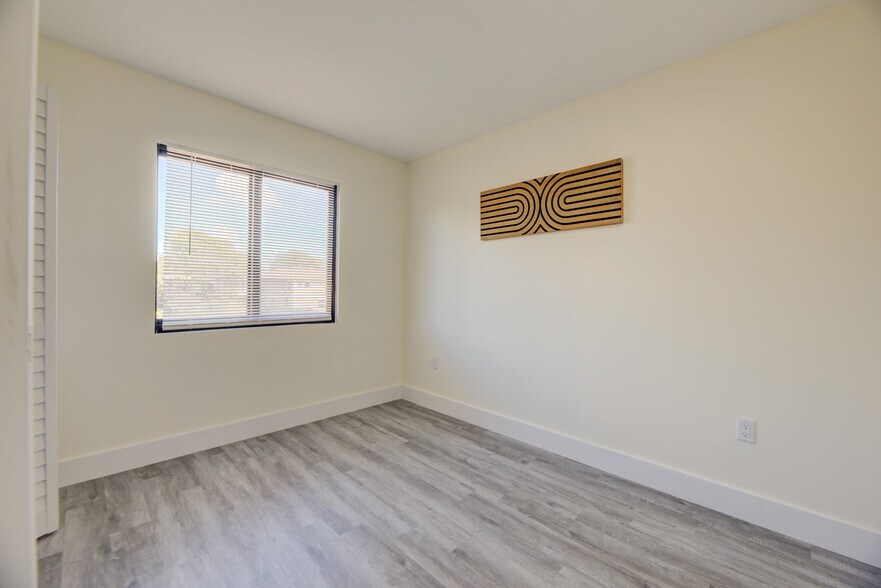 More Photos Of 742 NW 70th St, Miami Apartments For Sale