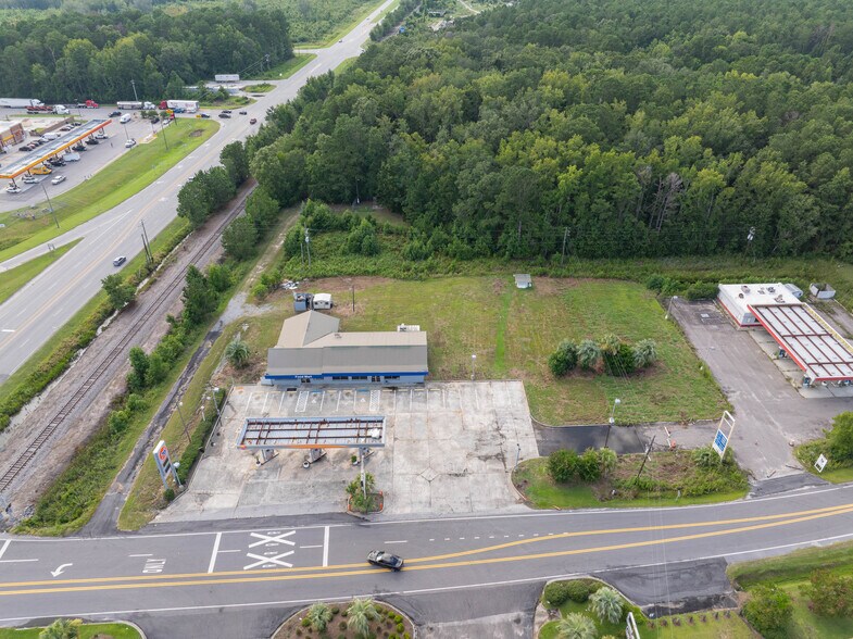 More Photos Of 5 Lane St, Yemassee Storefront For Lease