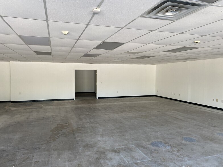 More Photos Of 2400 S Classen Blvd, Norman General Retail For Lease