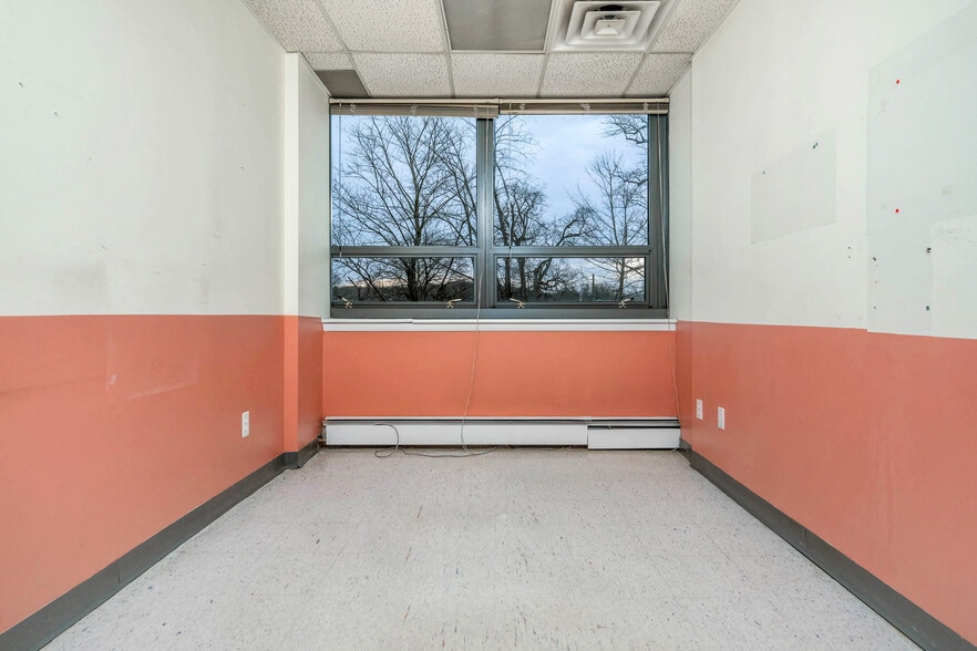 More Photos Of 359 E Main St, Mount Kisco Medical For Lease