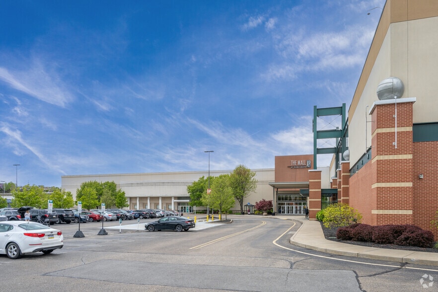 More Photos Of 1000 Robinson Center Dr, Pittsburgh Department Store For Sale