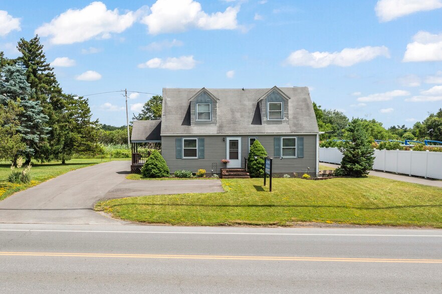 More Photos Of 322 Fairview Ave, Hudson Medical For Sale