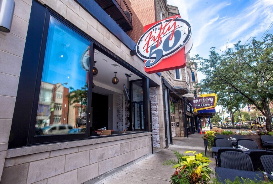 Primary Photo Of 2047 W Division St, Chicago General Retail For Lease