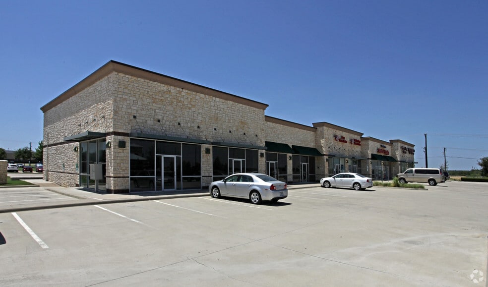 More Photos Of E Broad @ Regency Pky, Mansfield Unknown For Lease