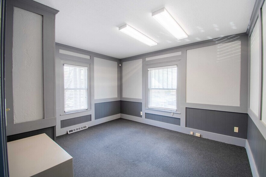 More Photos Of 8419 Cleveland Ave NW, North Canton Office Residential For Sale