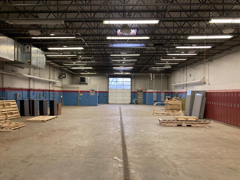 More Photos Of 802 E Central Entrance, Duluth Schools For Lease