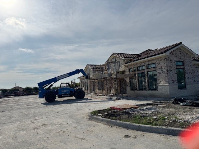 More Photos Of 8468 N Riverside Dr, Fort Worth Office For Sale