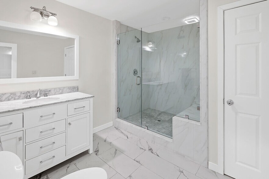 More Photos Of 23271 Ventura Blvd, Woodland Hills Office For Sale