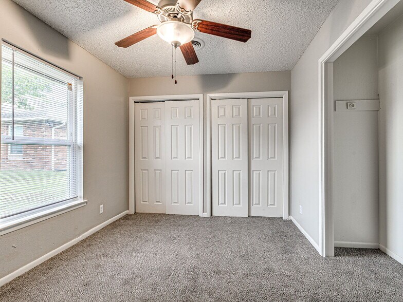 More Photos Of 1220 SE 9th St, Pryor Apartments For Sale