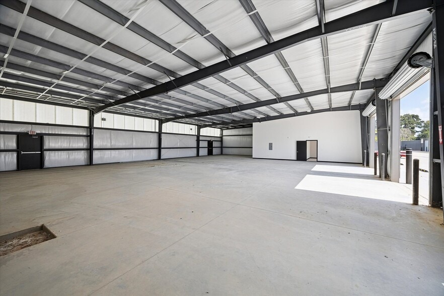 More Photos Of 22215 Mueschke Rd, Tomball Unknown For Lease