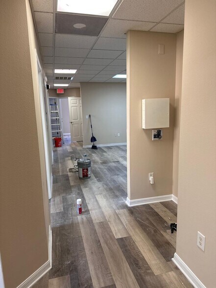 More Photos Of 1133-1135 Professional Park Dr, Brandon Medical For Lease