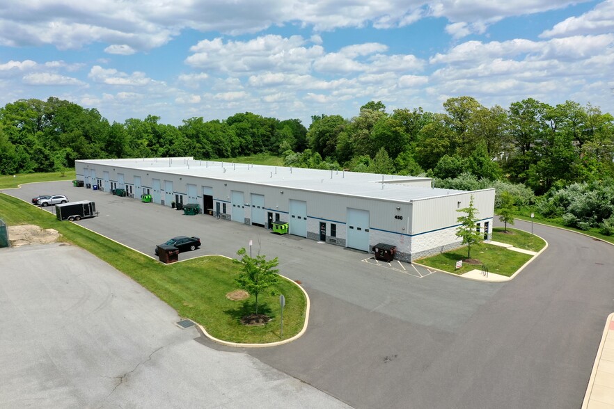 More Photos Of 400 Carson Dr, Bear Light Distribution For Lease