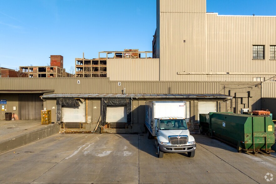 More Photos Of 1600-1634 E Grand Blvd, Detroit Manufacturing For Sale