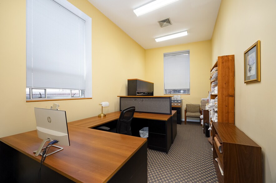 More Photos Of 9 Cannon St, Poughkeepsie Office For Sale