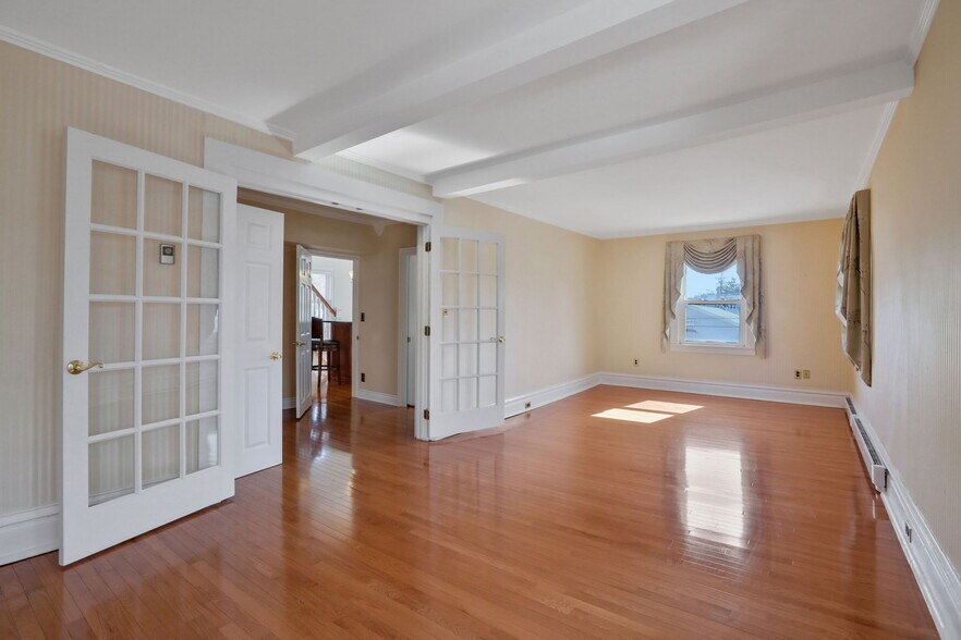 More Photos Of 411 Albany Ave, Kingston Storefront Retail Office For Sale