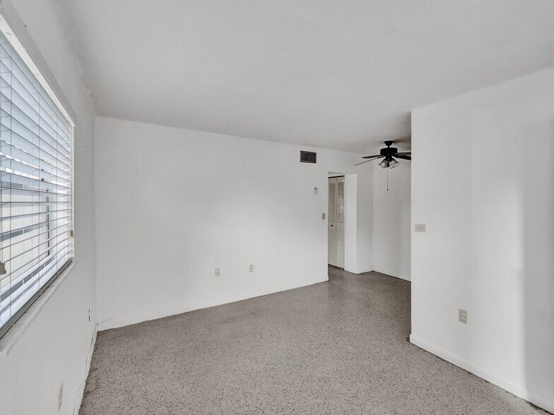 More Photos Of 720 W 16th, Hialeah Apartments For Sale