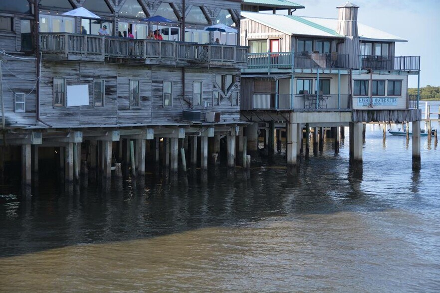 More Photos Of 450 Dock St, Cedar Key Freestanding For Sale