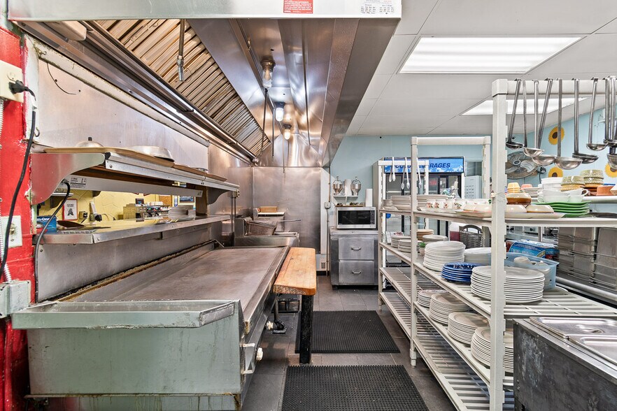 More Photos Of 816 Harrison Ave SW, Canton Restaurant For Sale