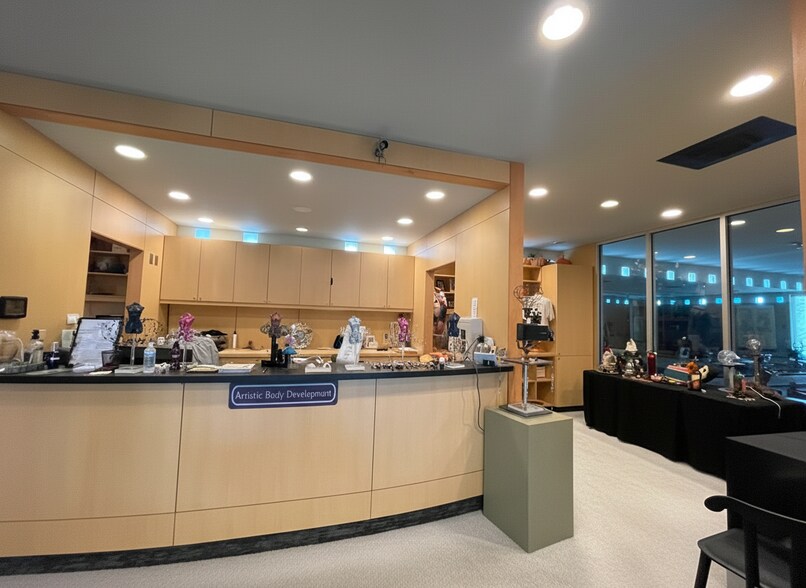 More Photos Of 520 Cherokee St, Denver Freestanding For Lease
