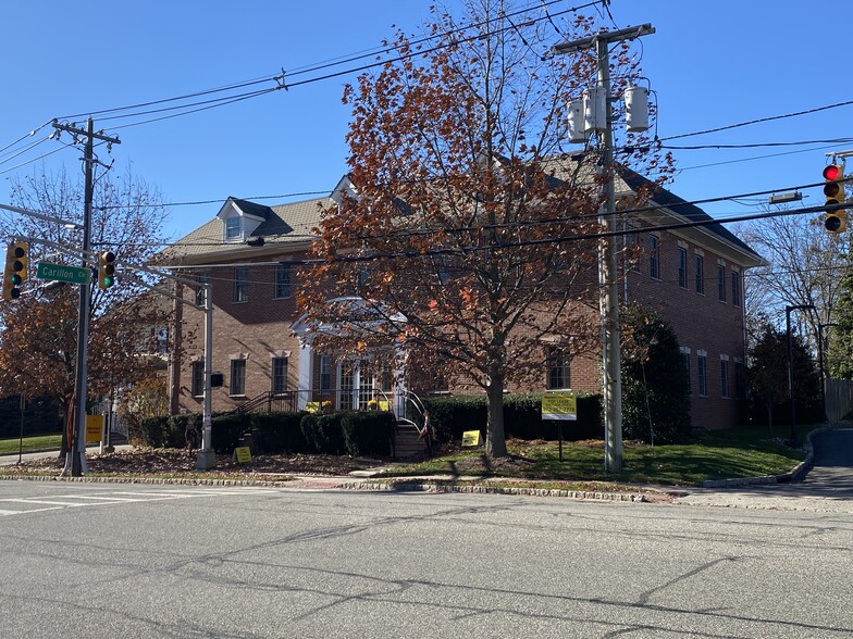 Primary Photo Of 35 N Livingston Ave, Livingston Office For Lease