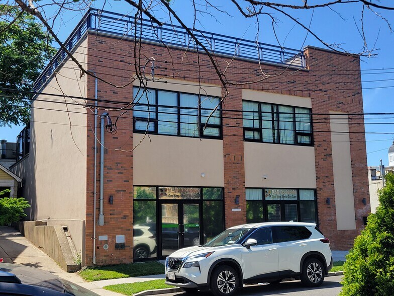 Primary Photo Of 4014 157th St, Flushing Flex For Sale