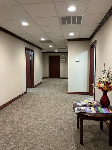 More Photos Of 3829 N Classen Blvd, Oklahoma City Office For Lease