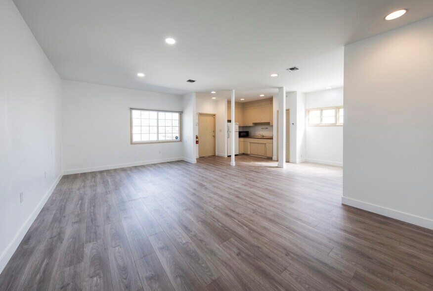 More Photos Of 734-736 N Highland Ave, Los Angeles Storefront Retail Office For Sale