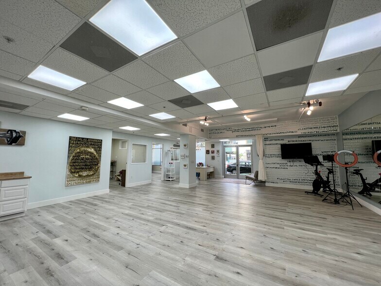 More Photos Of 1540 6th St, Santa Monica Apartments For Lease