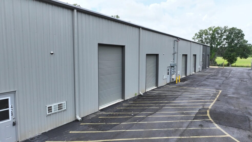 More Photos Of 420-430 Clay Drain Rd, Wildwood Warehouse For Lease