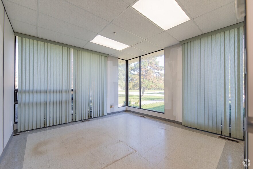 More Photos Of 1075 Clark Blvd, Brampton Warehouse For Lease