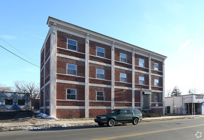 More Photos Of 370 Davenport Ave, New Haven Office For Sale