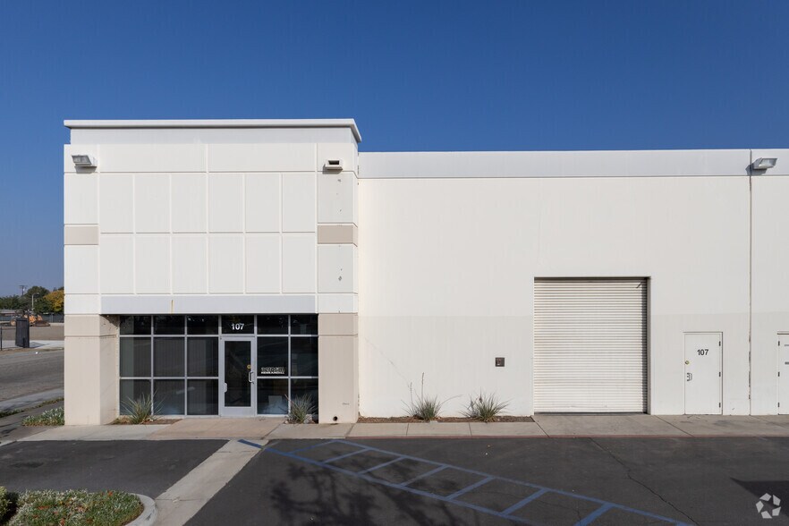 More Photos Of 701 Gifford Ave, San Bernardino Warehouse For Lease
