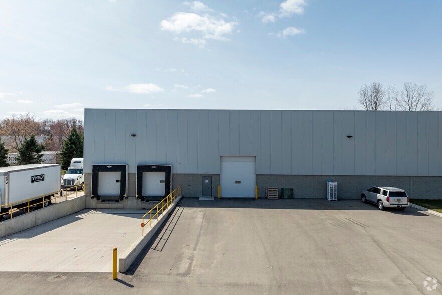 More Photos Of 28806 Freedom Dr, Wixom Warehouse For Lease
