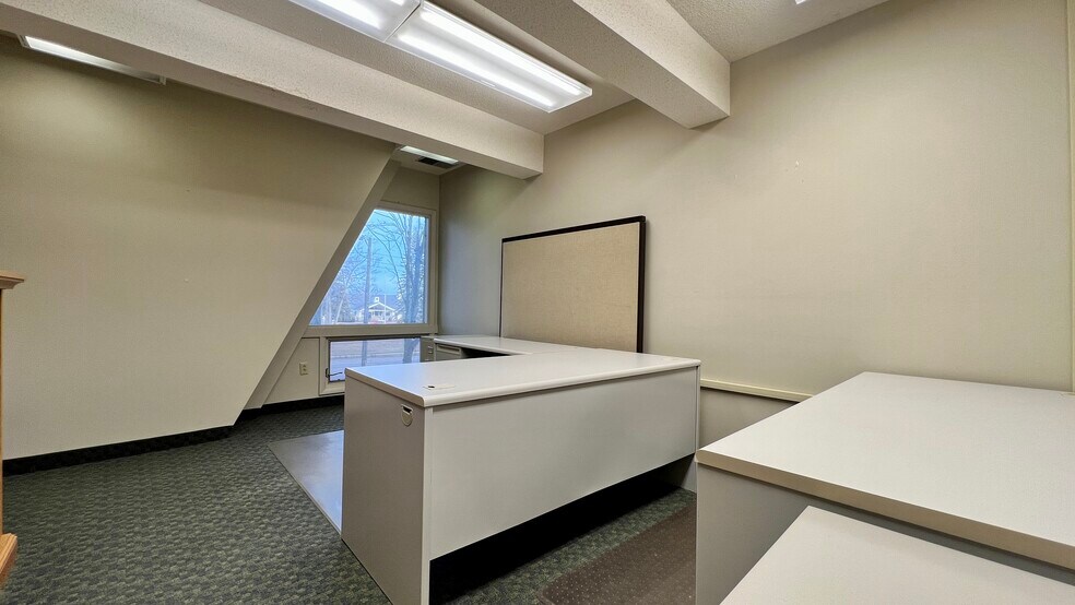 More Photos Of 2604 Sunnyside Dr, Cadillac Medical For Sale