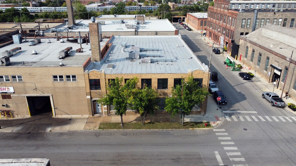 More Photos Of 2100 W Fulton St, Chicago Warehouse For Sale