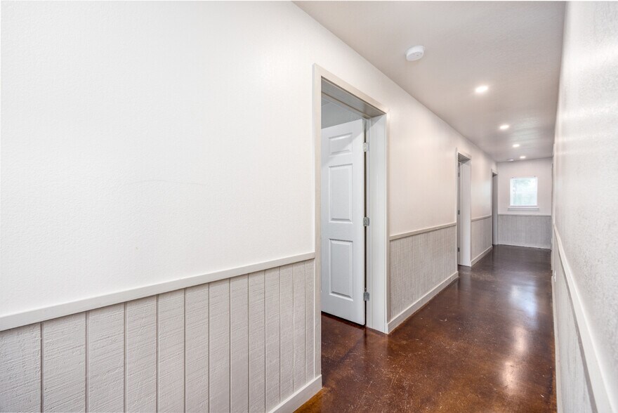 More Photos Of 12625 Sandpiper Rd, Thackerville Specialty For Sale