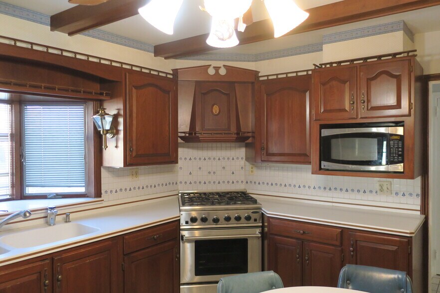 More Photos Of 529 Route 17M, Middletown Storefront Retail Residential For Sale