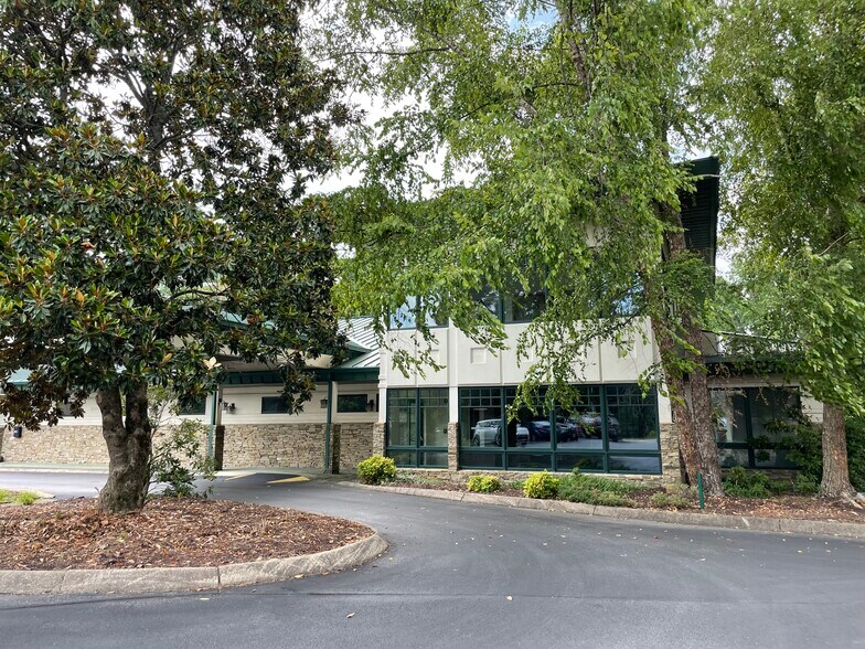 More Photos Of 308 Sunset Dr, Johnson City Storefront Retail Office For Lease