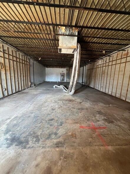 More Photos Of 501 Plaza Dr, Enterprise Storefront Retail Office For Sale